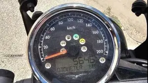 Moto Guzzi V7 III Stone (2017 - 20)  (3)