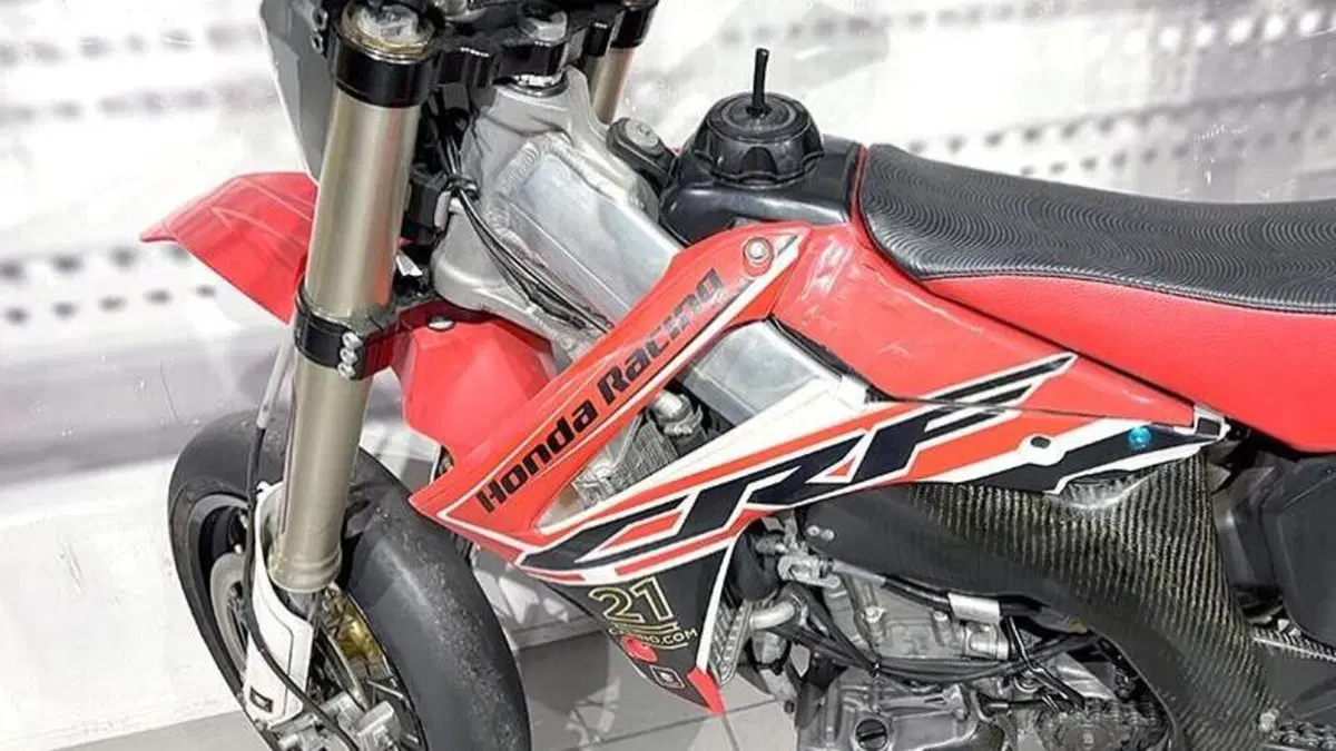 Honda CRF 450R (2001 - 02)  (4)