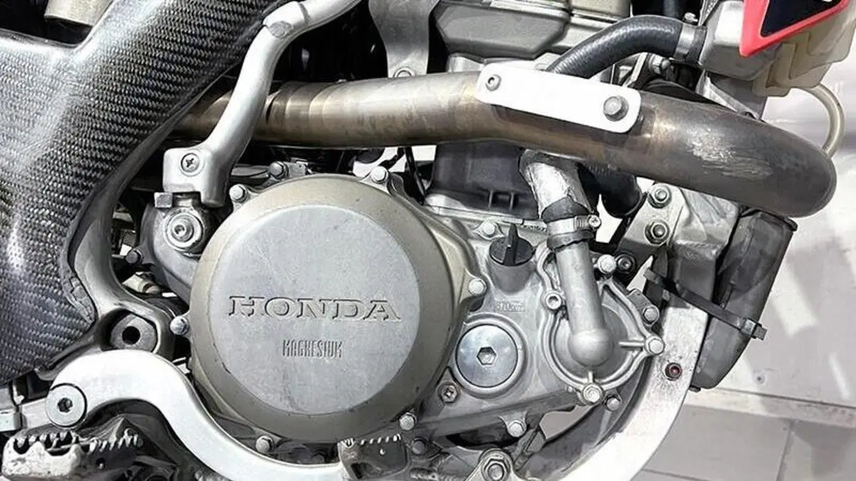 Honda CRF 450R (2001 - 02)  (5)