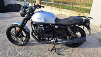 Moto Guzzi V7 Stone (2021 - 24) usata