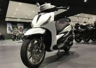 Piaggio Beverly 300 ABS-ASR (2021 - 25) - Annuncio 9913035