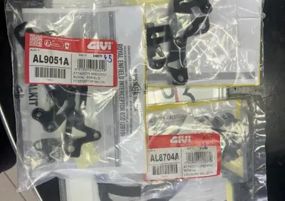 2 tipi di attacchi specifici per Royal Enfield Int Givi - Annuncio 9913586