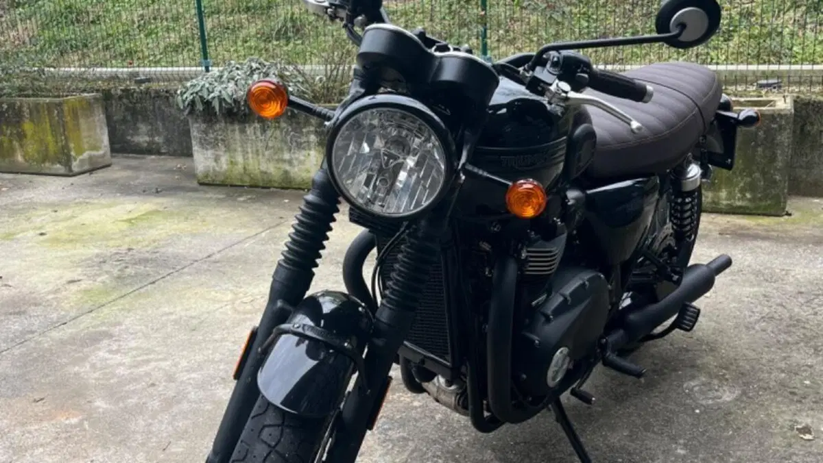Triumph Bonneville T100 Black (2017 - 20)  (3)