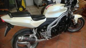 Triumph Speed Triple 955 (2002 - 04) 
