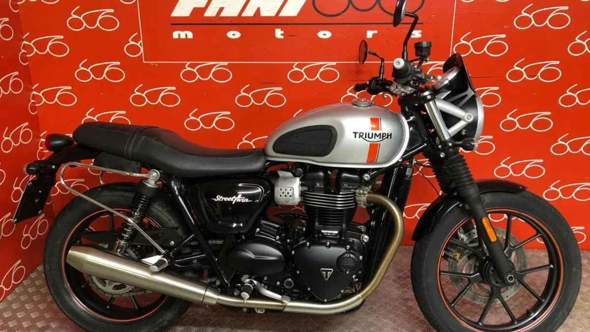 Triumph Street Twin 900 (2016) 