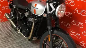 Triumph Street Twin 900 (2016)  (2)