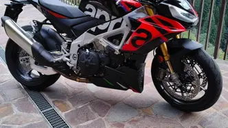 Aprilia Tuono V4 Factory (2021 - 24) usata