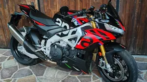 Aprilia Tuono V4 Factory (2021 - 24)  (3)