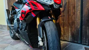 Aprilia Tuono V4 Factory (2021 - 24)  (5)