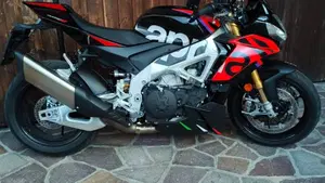 Aprilia Tuono V4 Factory (2021 - 24)  (6)