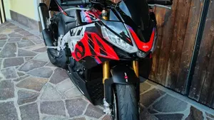 Aprilia Tuono V4 Factory (2021 - 24)  (7)