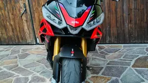 Aprilia Tuono V4 Factory (2021 - 24)  (9)