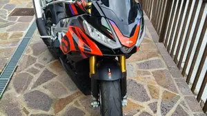 Aprilia Tuono V4 Factory (2021 - 24)  (10)