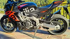 Aprilia Tuono V4 Factory (2021 - 24)  (4)