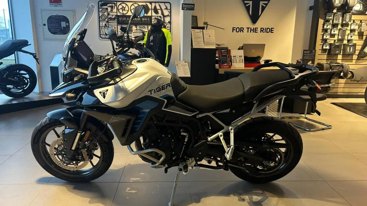 Triumph Tiger 900 Alpine Special Edition (2026)  (3)
