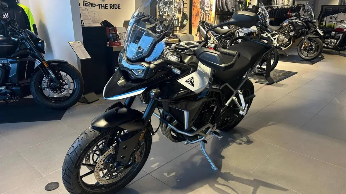 Triumph Tiger 900 Alpine Special Edition (2026)  (4)