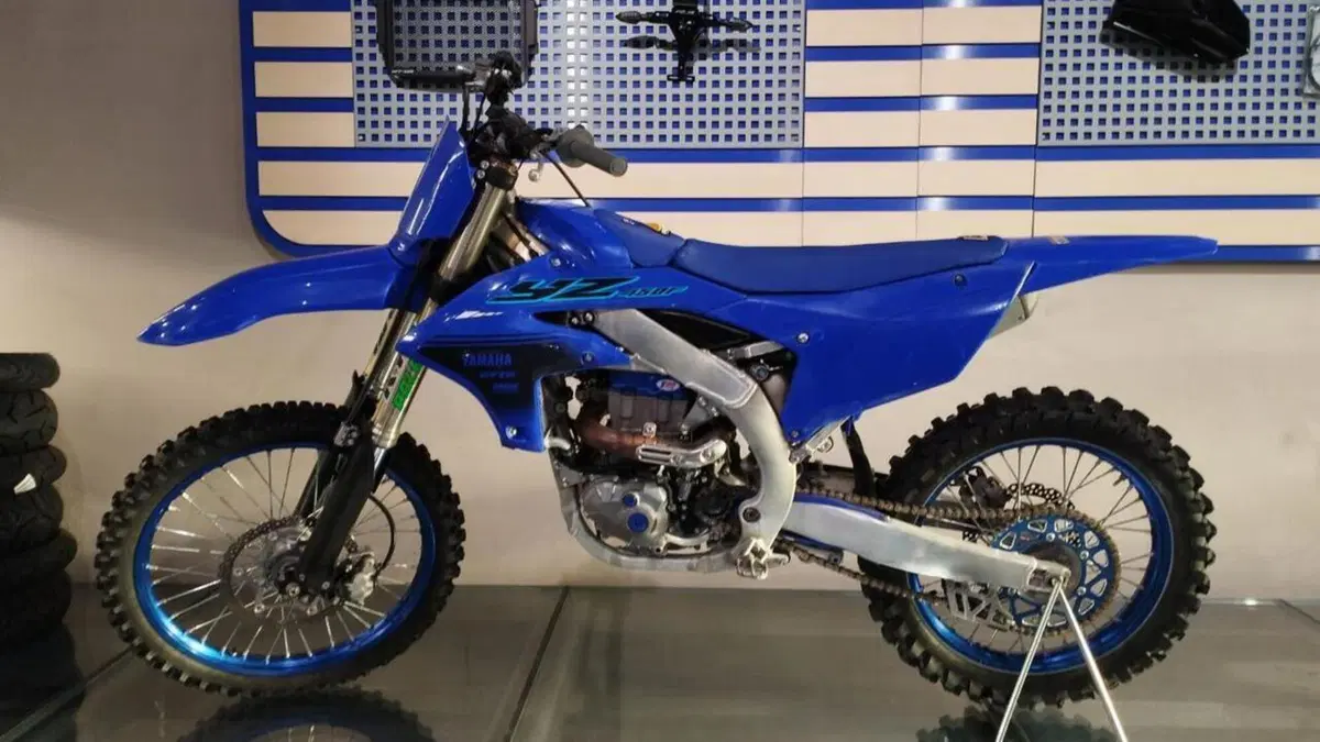 Yamaha YZ 450 F (2024)  (2)