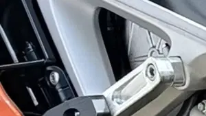 Aprilia Tuono V4 Factory (2021 - 24)  (11)