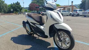 Piaggio Beverly 400 ABS-ASR (2021 - 24)  (3)