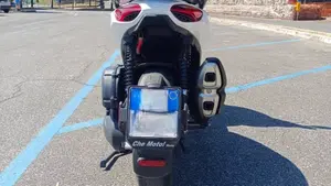 Piaggio Beverly 400 ABS-ASR (2021 - 24)  (5)