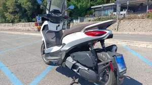 Piaggio Beverly 400 ABS-ASR (2021 - 24)  (6)