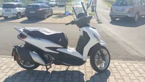 Piaggio Beverly 400 ABS-ASR (2021 - 24)  (8)