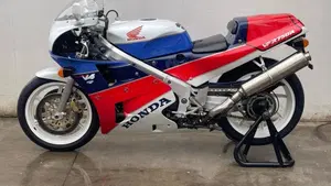 Honda VFR 750 R RC30  (2)