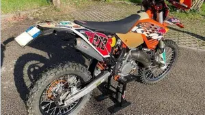 KTM 125 EXC Six Days (2011)  (4)