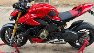 Ducati Streetfighter V4 S (2023 - 24) 