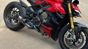 Ducati Streetfighter V4 S (2023 - 24)  (2)
