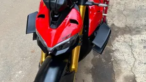 Ducati Streetfighter V4 S (2023 - 24)  (5)