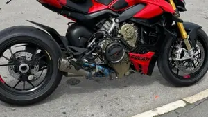 Ducati Streetfighter V4 S (2023 - 24)  (7)