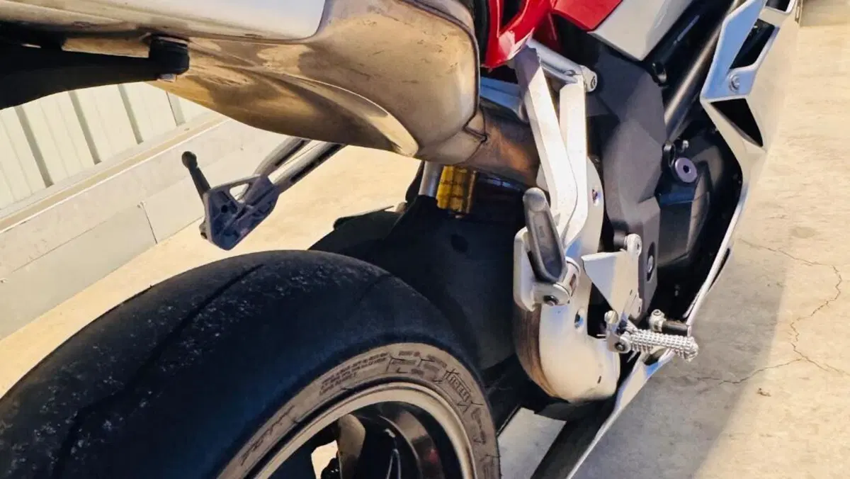 MV Agusta F4 1000 (2010 - 15)  (11)