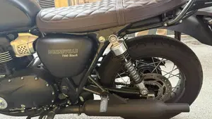 Triumph Bonneville T100 Black (2017 - 20)  (4)