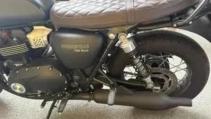 Triumph Bonneville T100 Black (2017 - 20)  (14)