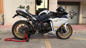 Yamaha YZF R1 (2009 - 11) 