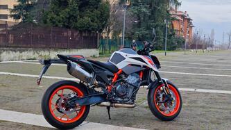 KTM 890 Duke R (2021) usata