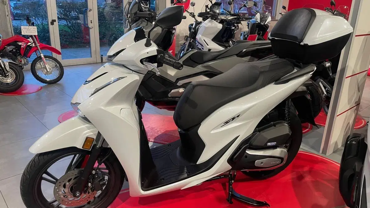 Honda SH 150 (2026)  (2)