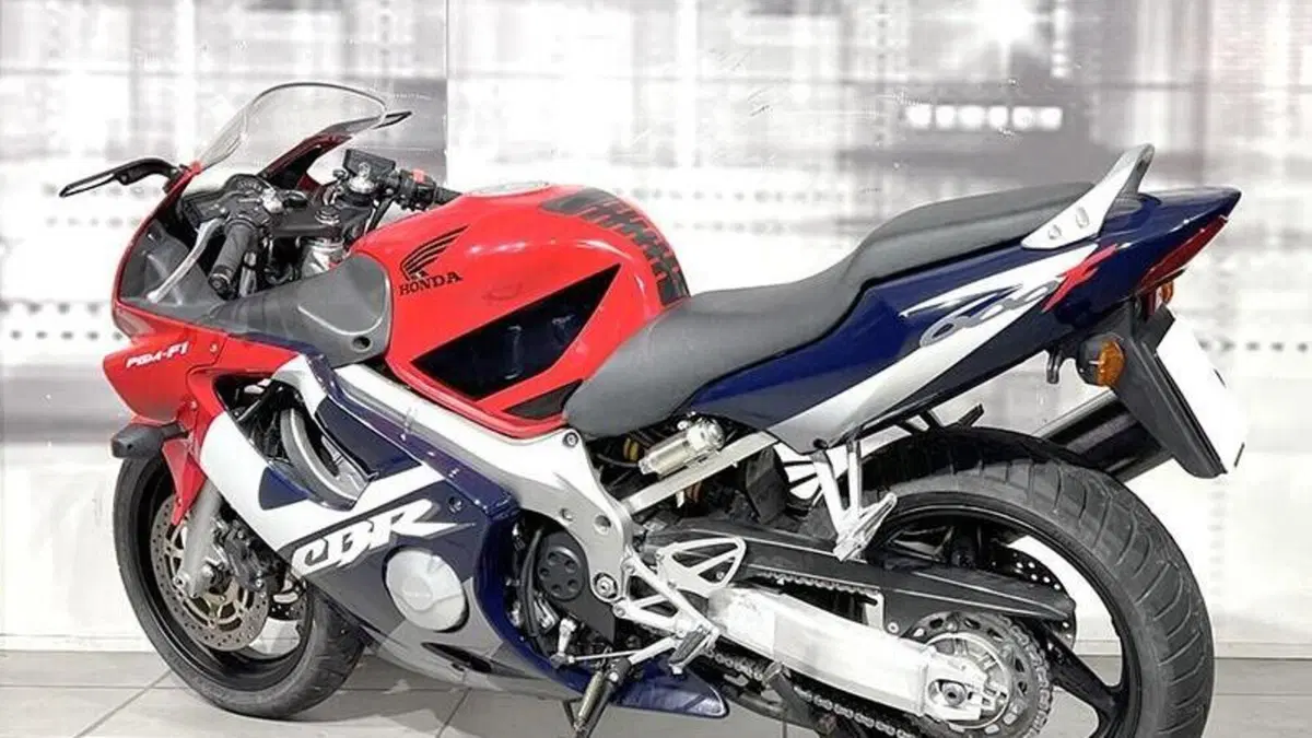 Honda CBR 600 F (2001 - 06)  (2)