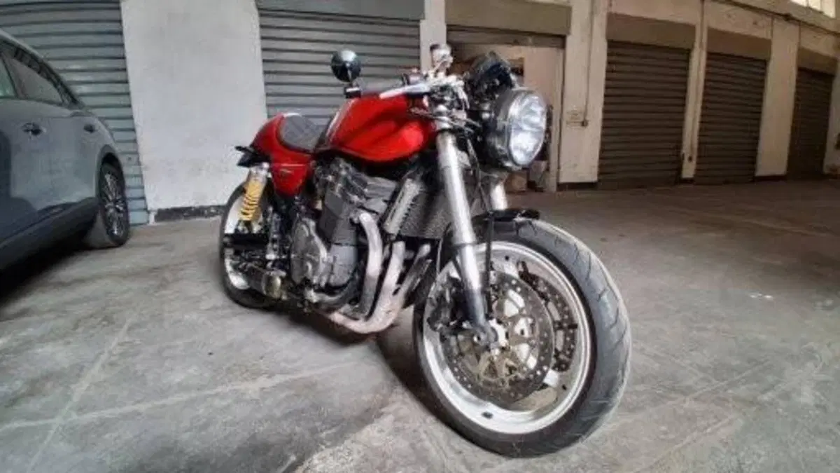 Suzuki GSX 1200  (3)