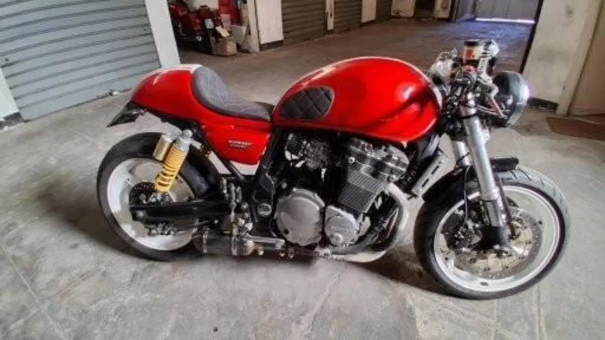 Suzuki GSX 1200  (4)