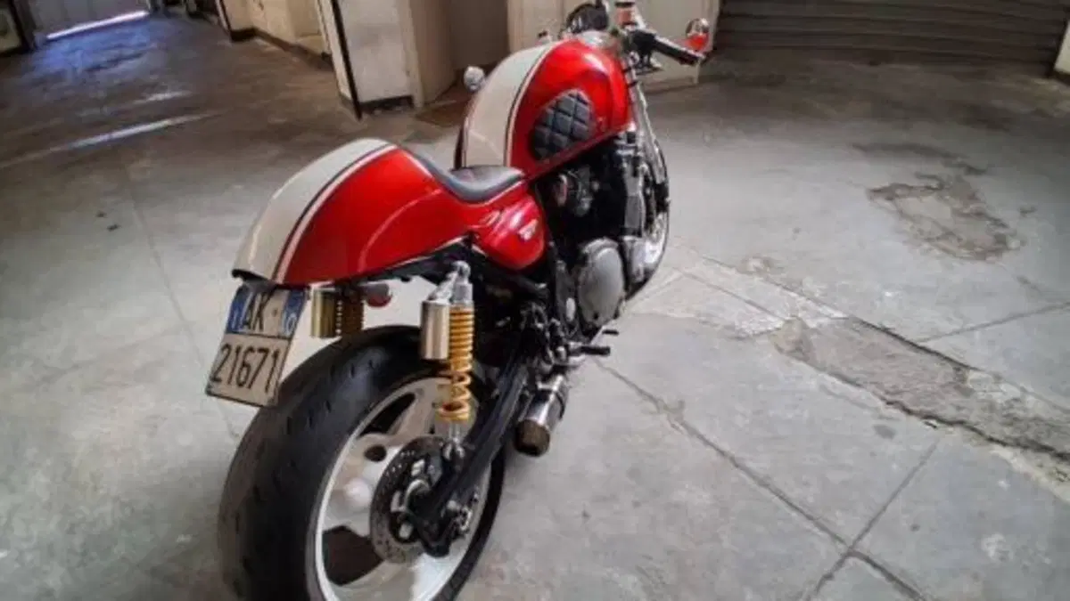 Suzuki GSX 1200  (5)