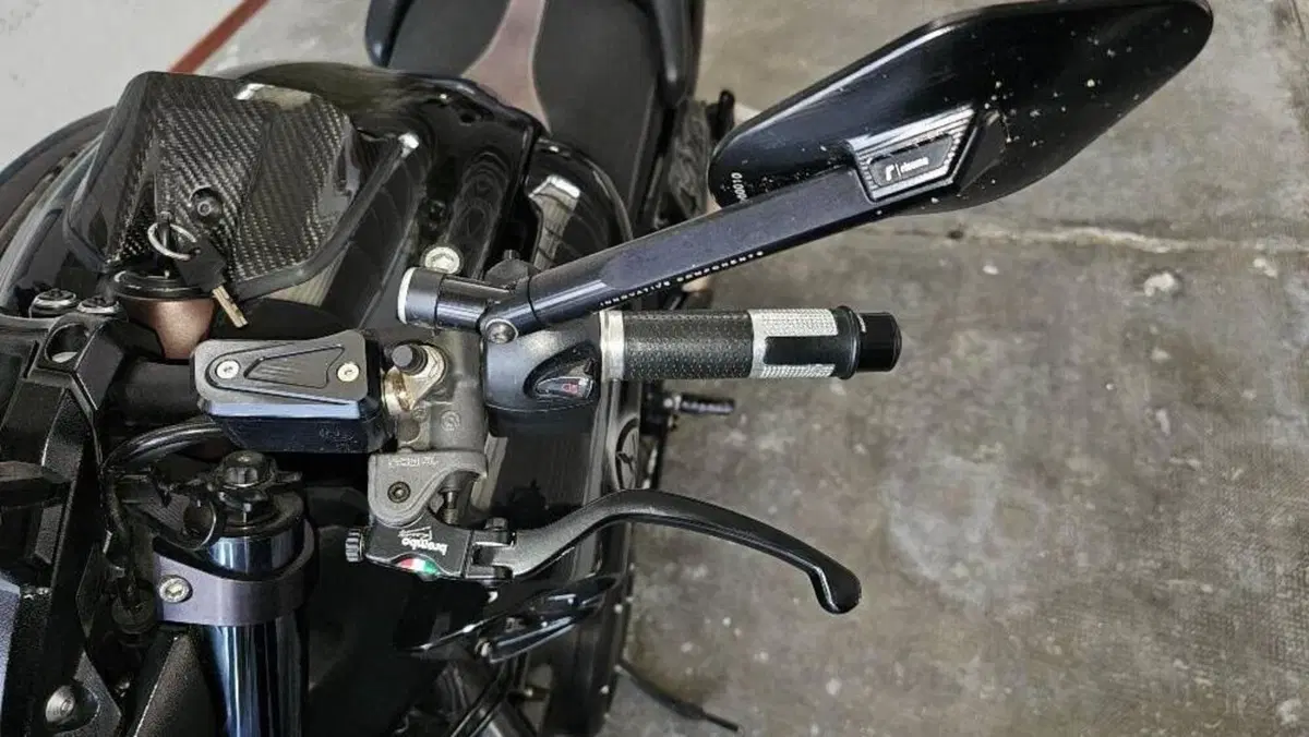 Yamaha VMAX (2008 - 17)  (8)