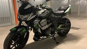 Kawasaki Z 750 (2007 - 14)  (2)