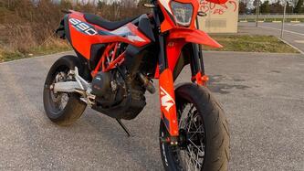 KTM 690 SMC R (2023 - 25) usata