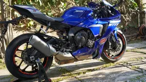Yamaha YZF R1 (2020 - 25)  (6)
