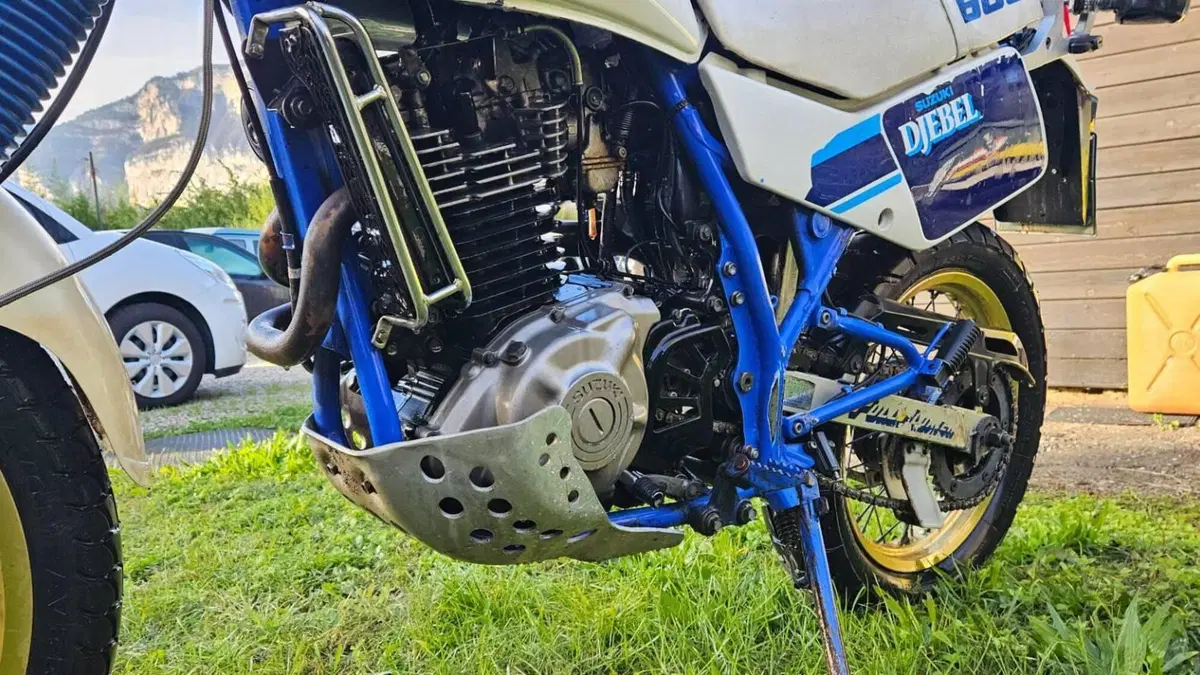 Suzuki   (8)