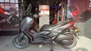 Yamaha X-Max 300 (2021 - 24)  (2)