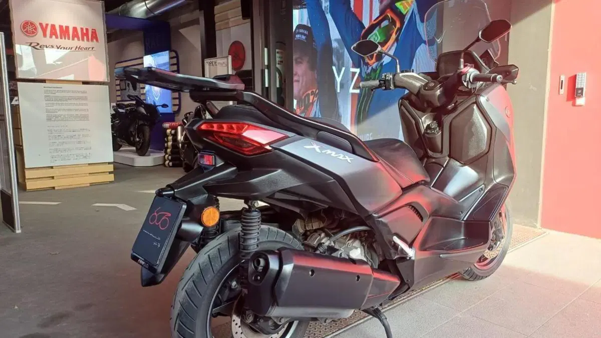 Yamaha X-Max 300 (2021 - 24)  (4)
