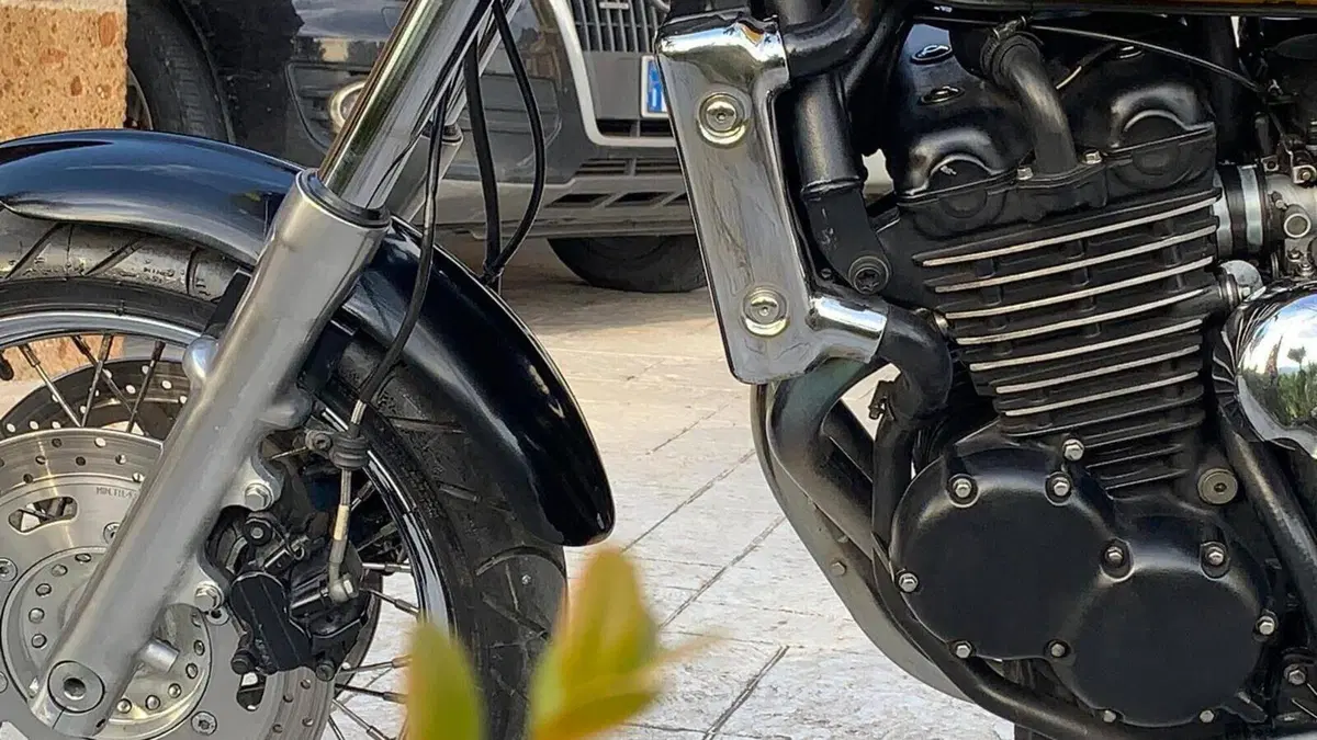 Triumph Thunderbird 900 Sport (1998 - 02)  (2)